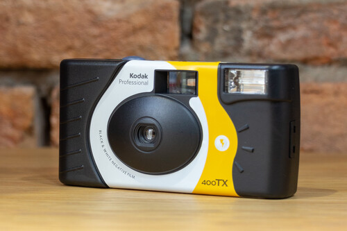 Appareil photo jetable Kodak 400TX 30 mm f/10 Noir et Blanc - Labo FNAC