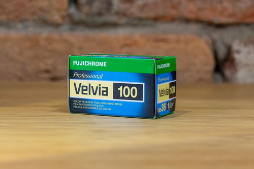 FUJIFILM Fujichrome Velvia 100 1